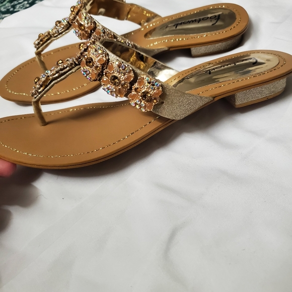 Sandals - Picture 5 of 8